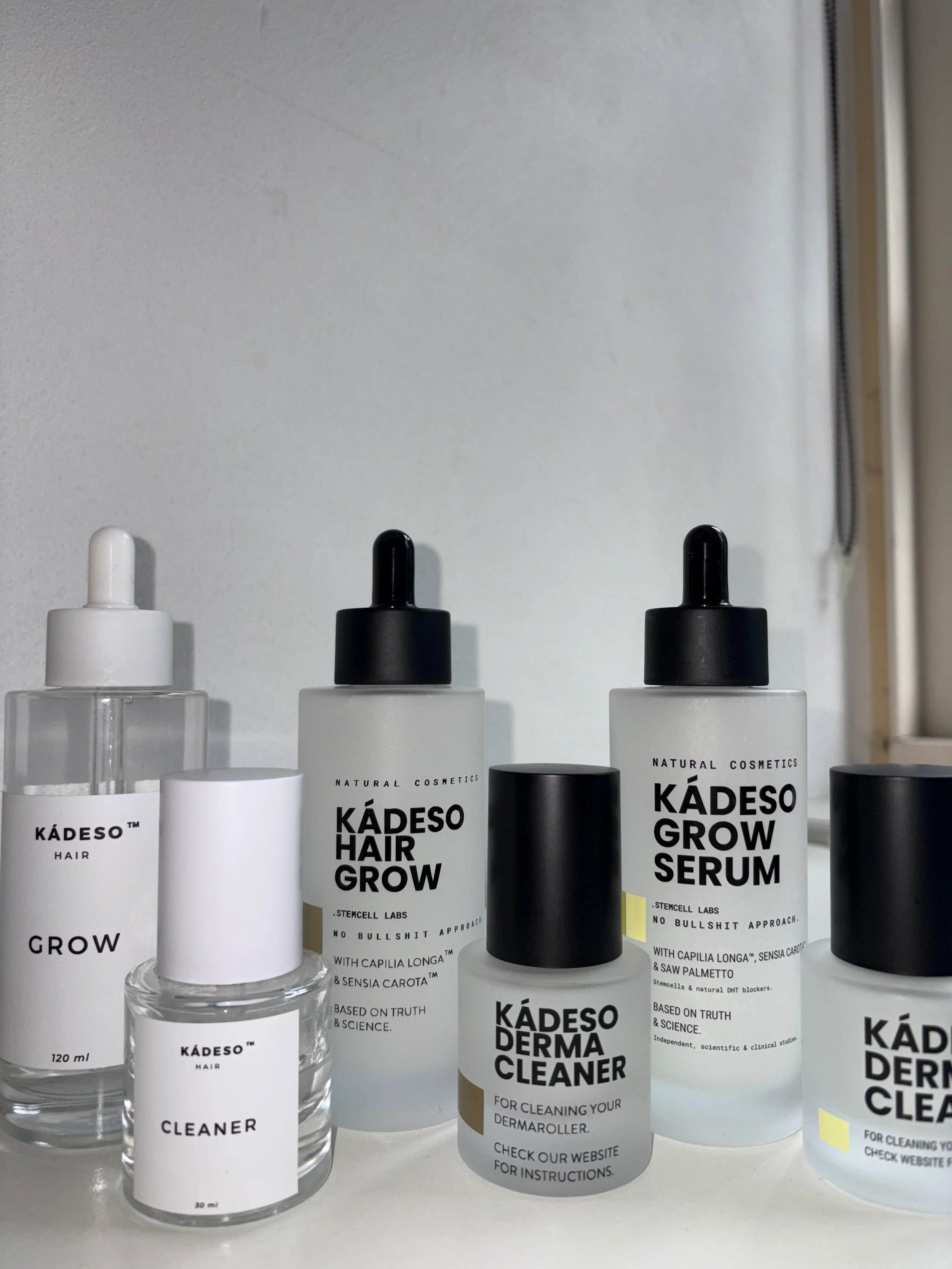 Drie versies van KÁDESO — de formule wordt continu verbeterd