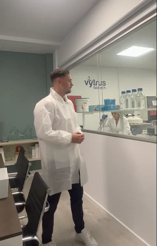 Bezoek aan het Vytrus Biotech lab in Barcelona — de ontdekking van Capilia Longa™