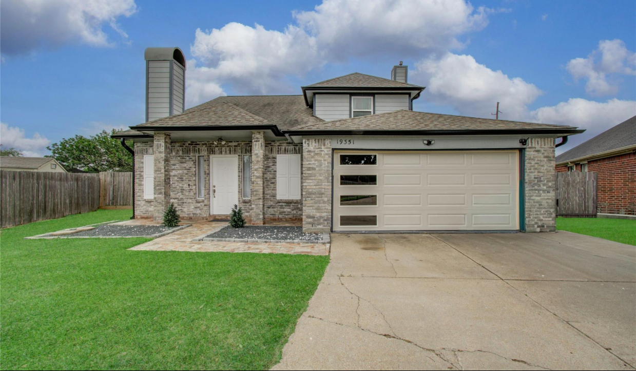 19351 larissa dr