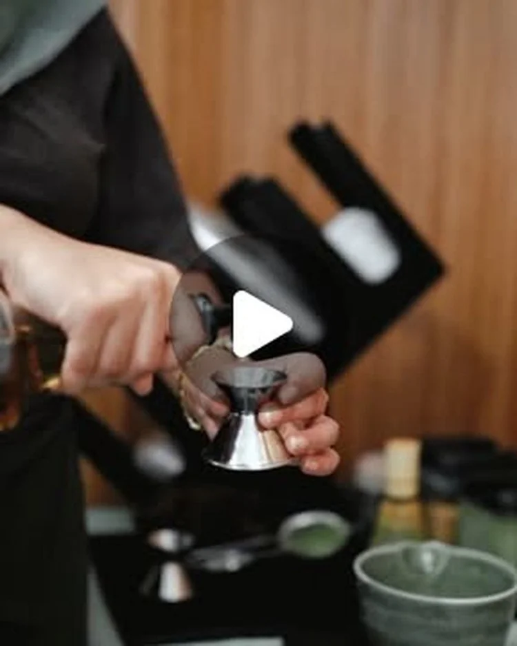 Amira Coffee Bar trend carousel post