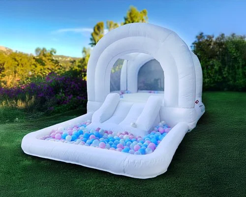 Triple Delight Bounce House