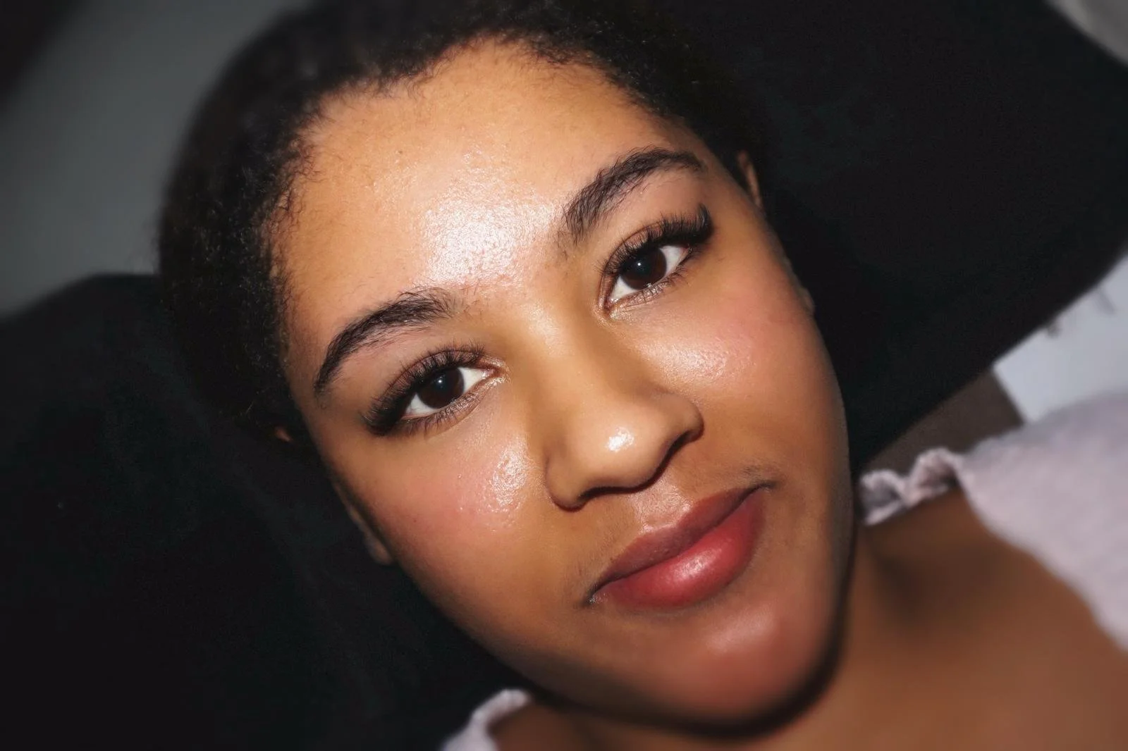 Hybridiripset Aura Beauty Espoo — täydellinen katse jokaiselle