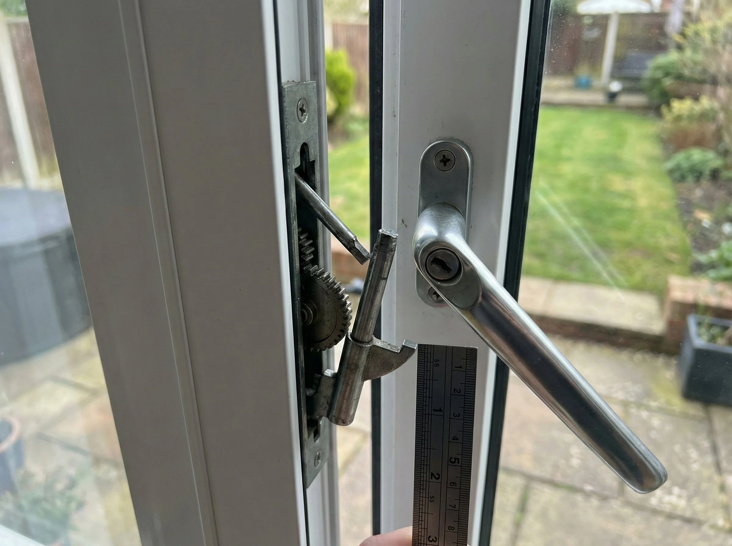 Defect slot op kozijn