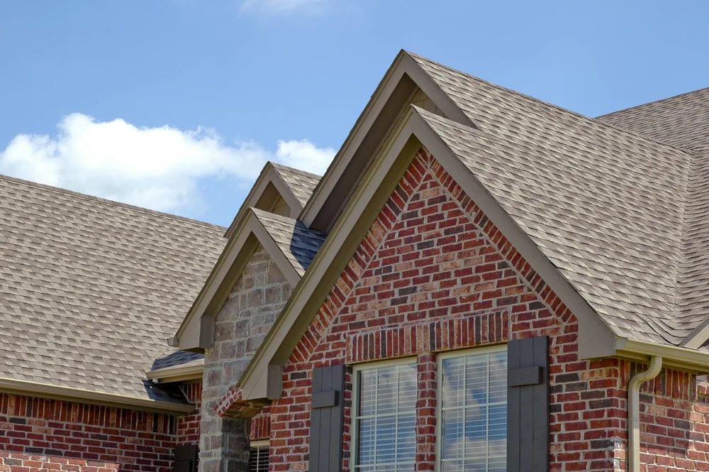 Roof repair Southeast Michigan - professional crew