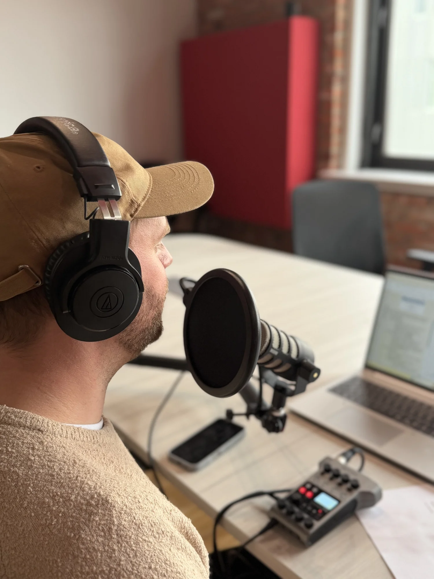 Behind the scenes voice over and content production with Nick Ross at reVerb
