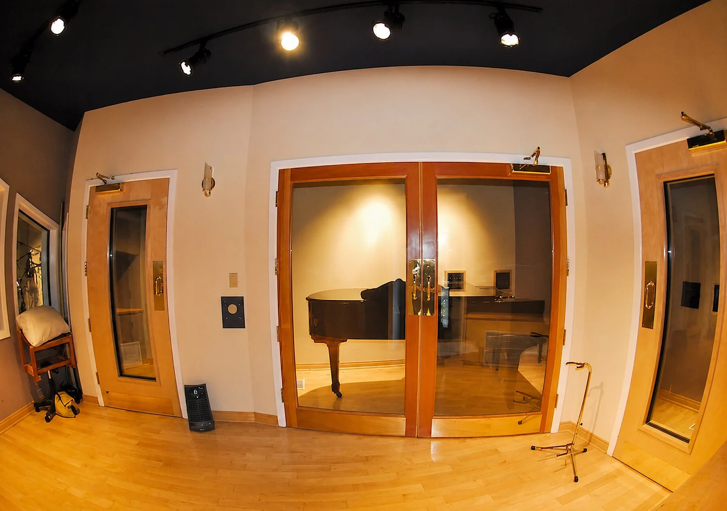 Los Angeles entertainment residence photograph.