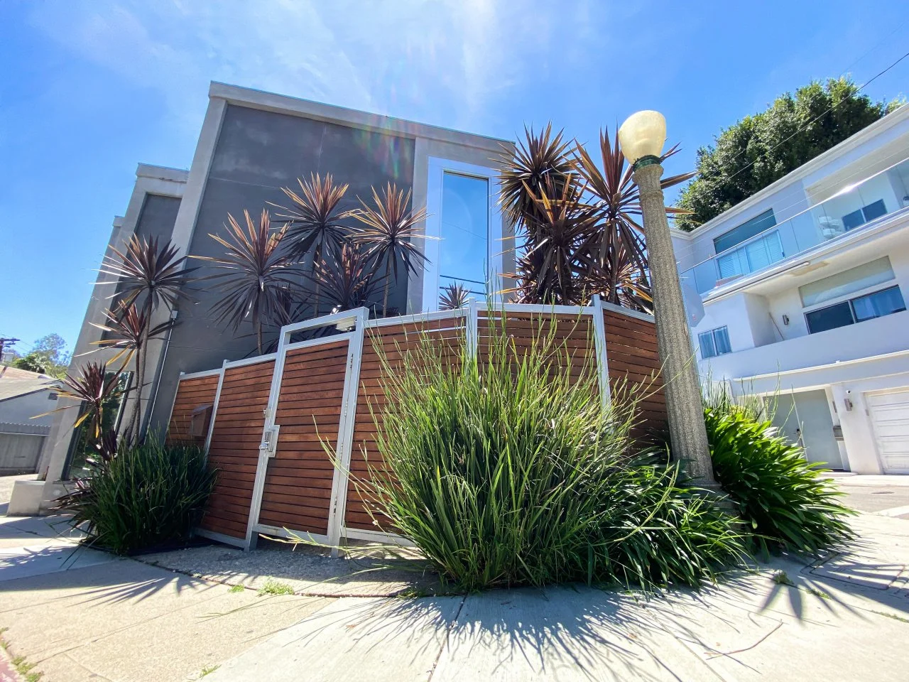 Property photograph 2 of 17.