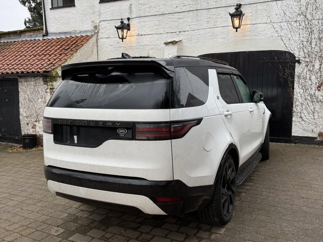 White Land Rover Discovery pictured on OJB Autocare's official Facebook page