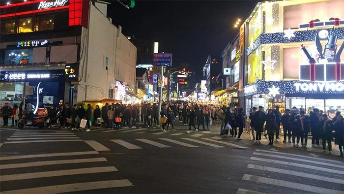 Hongdae Picasso & Busking Street