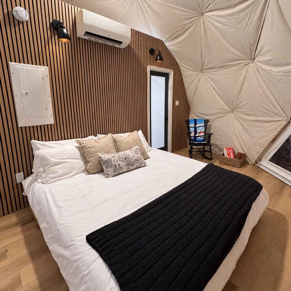The Falls: King bed and curved dome ceiling