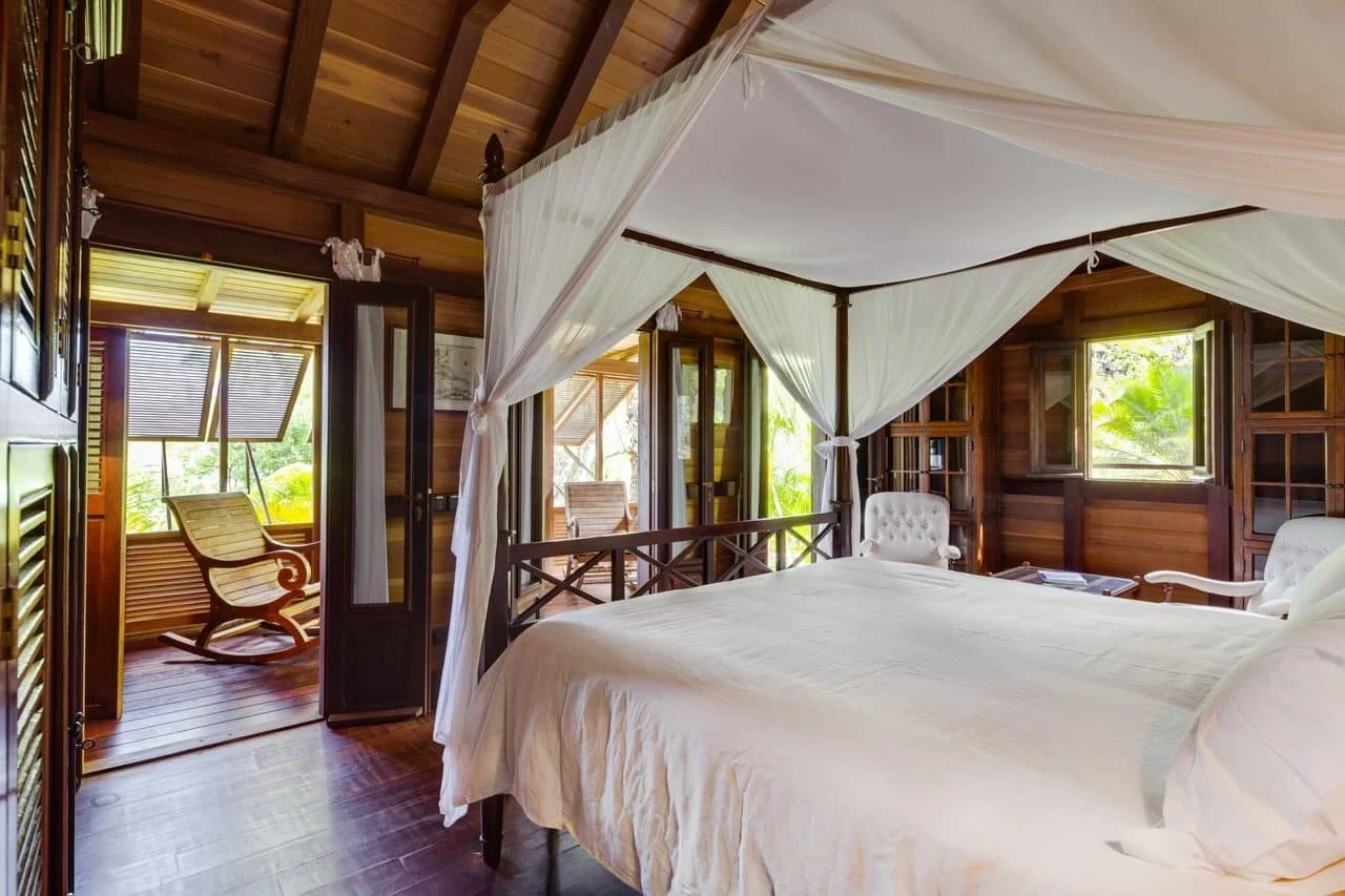 Bedroom with four-poster bed