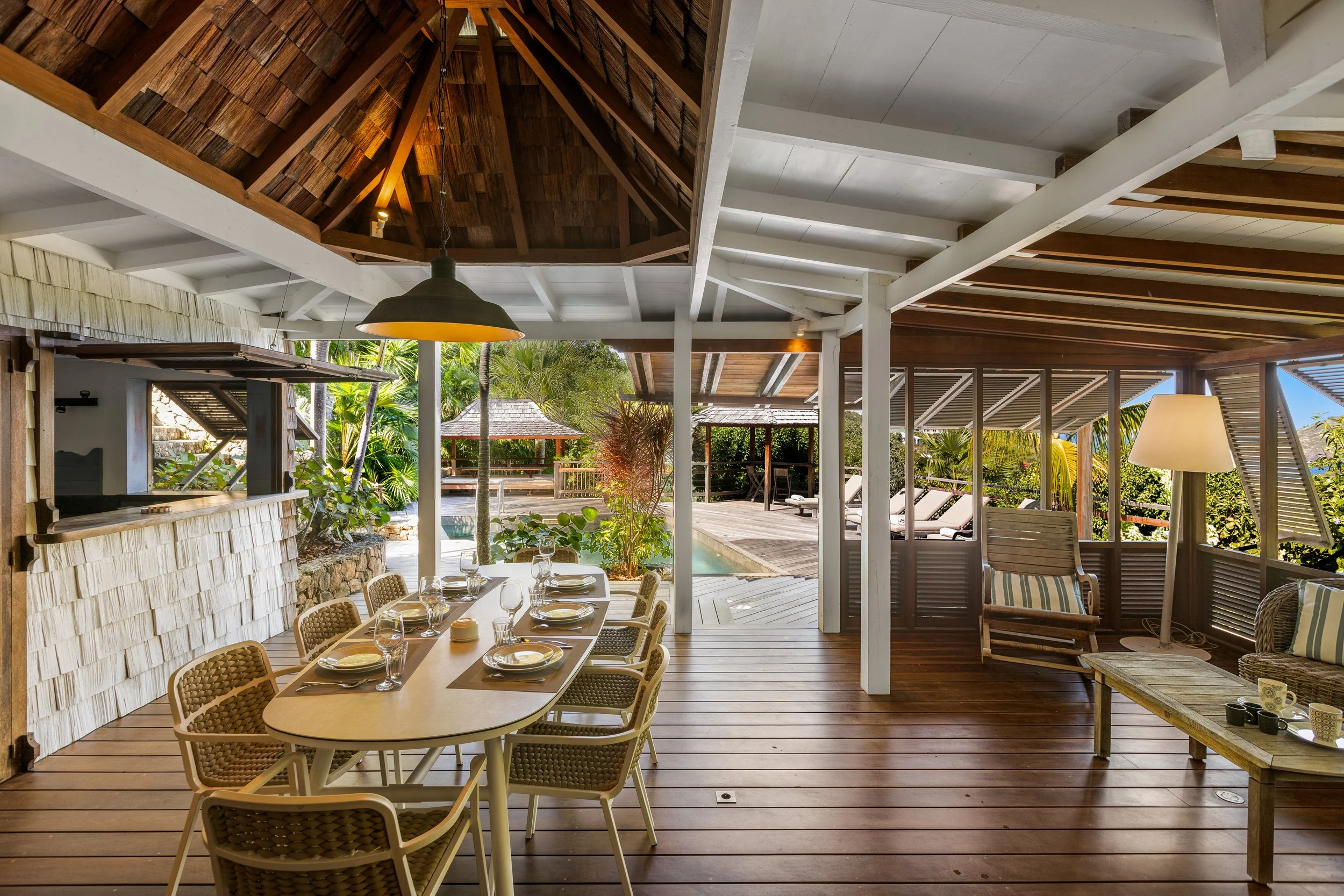 Villa Lama dining terrace