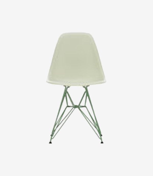 Eames plastic side Chair