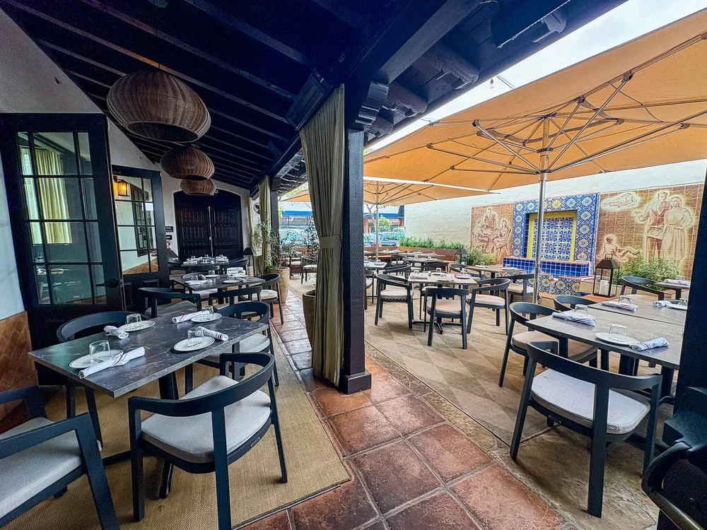 Piatti Laguna Beach outdoor patio