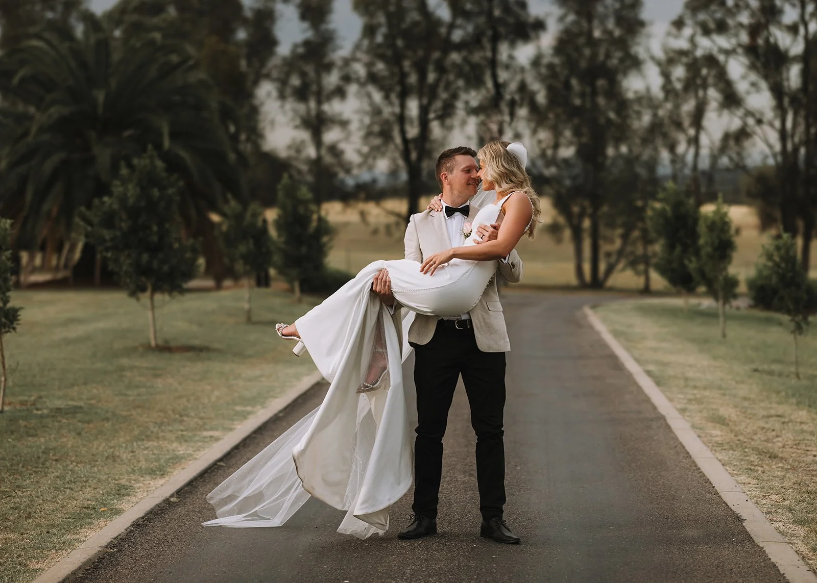 Renae & Rhys golden hour wedding photography in Hunter Valley – Nicole Butler Photography