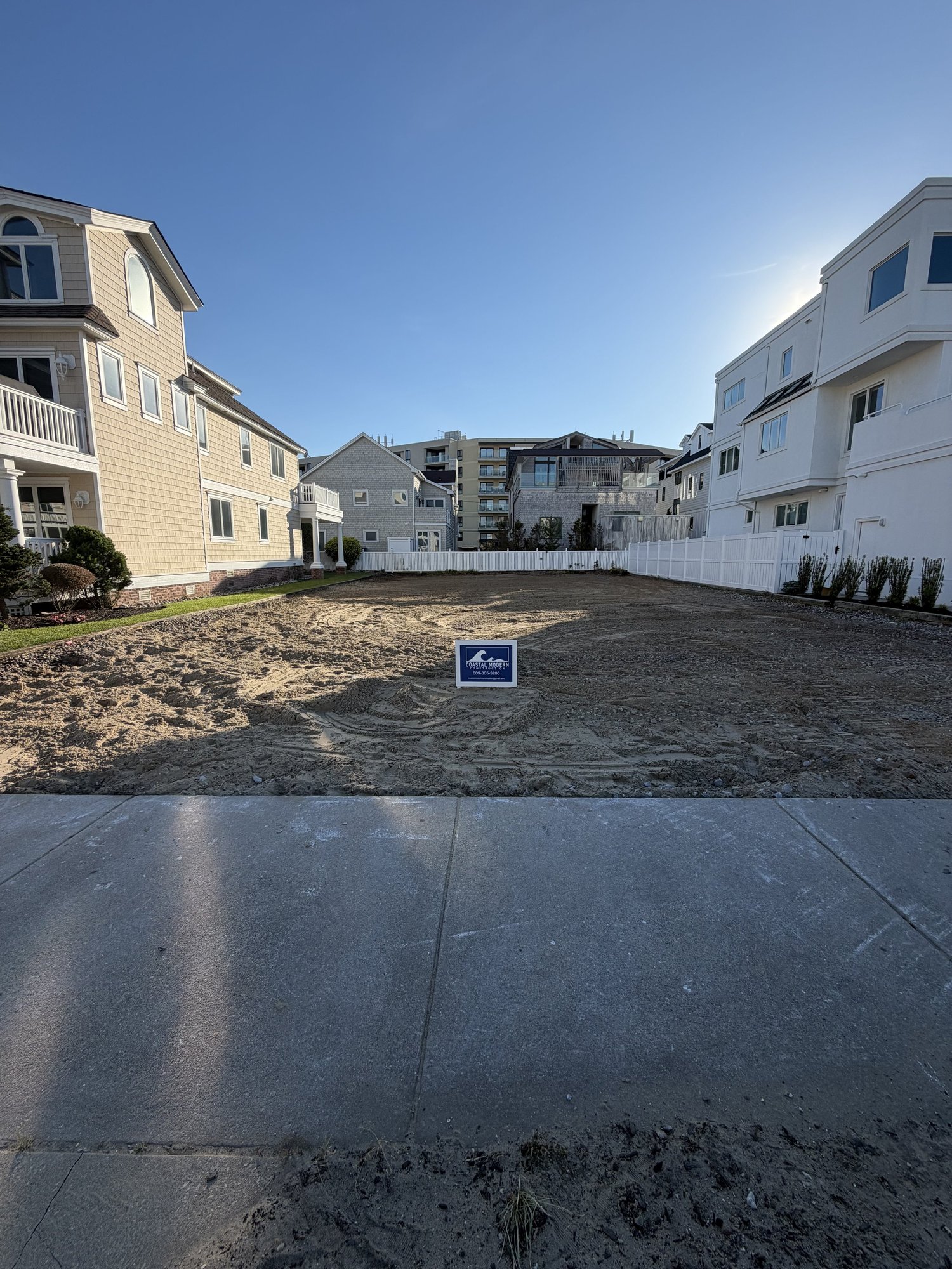 Cleared building lot ready for a new custom home in Longport, NJ