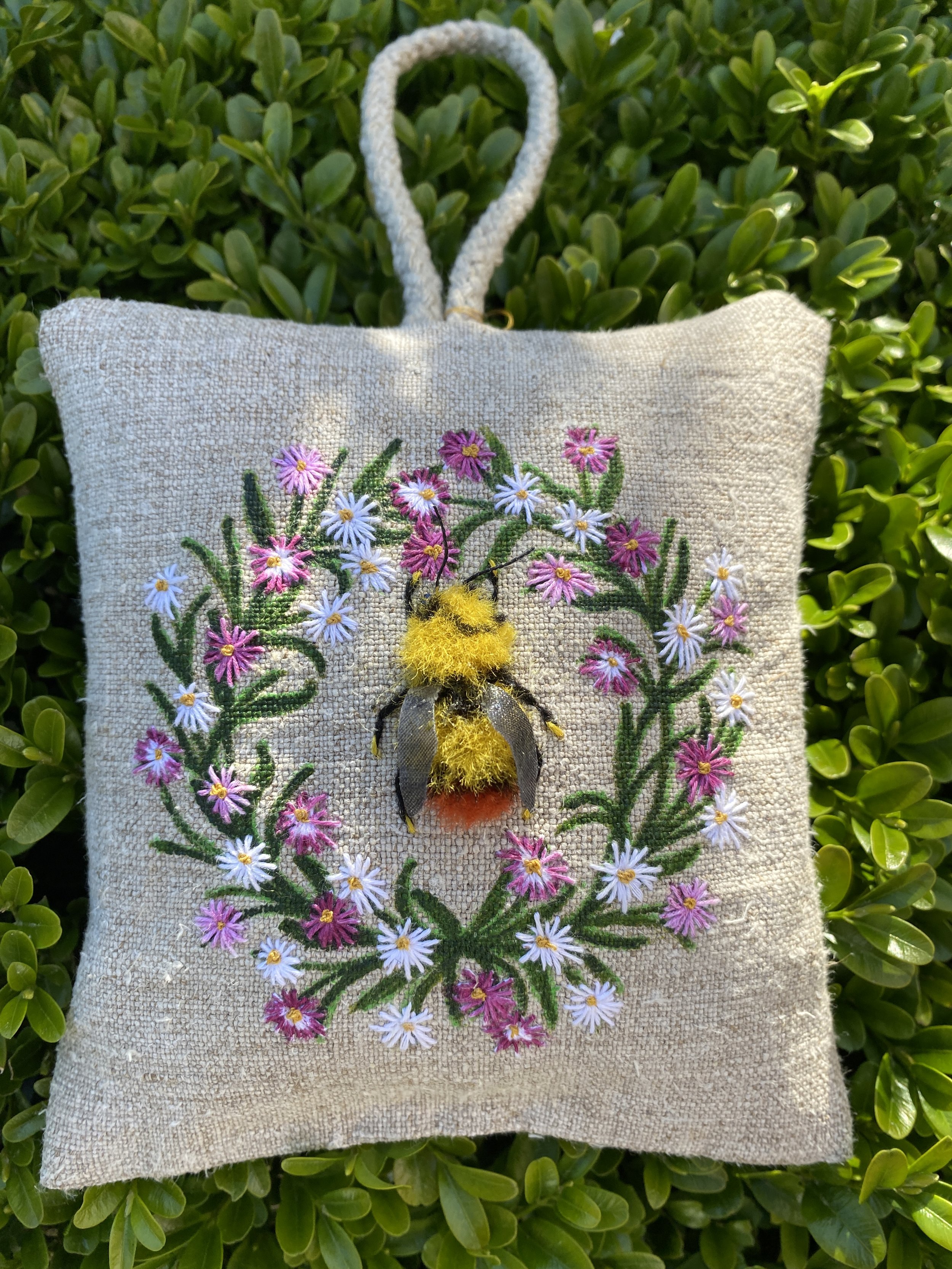 Pink & White Daisy Sachet