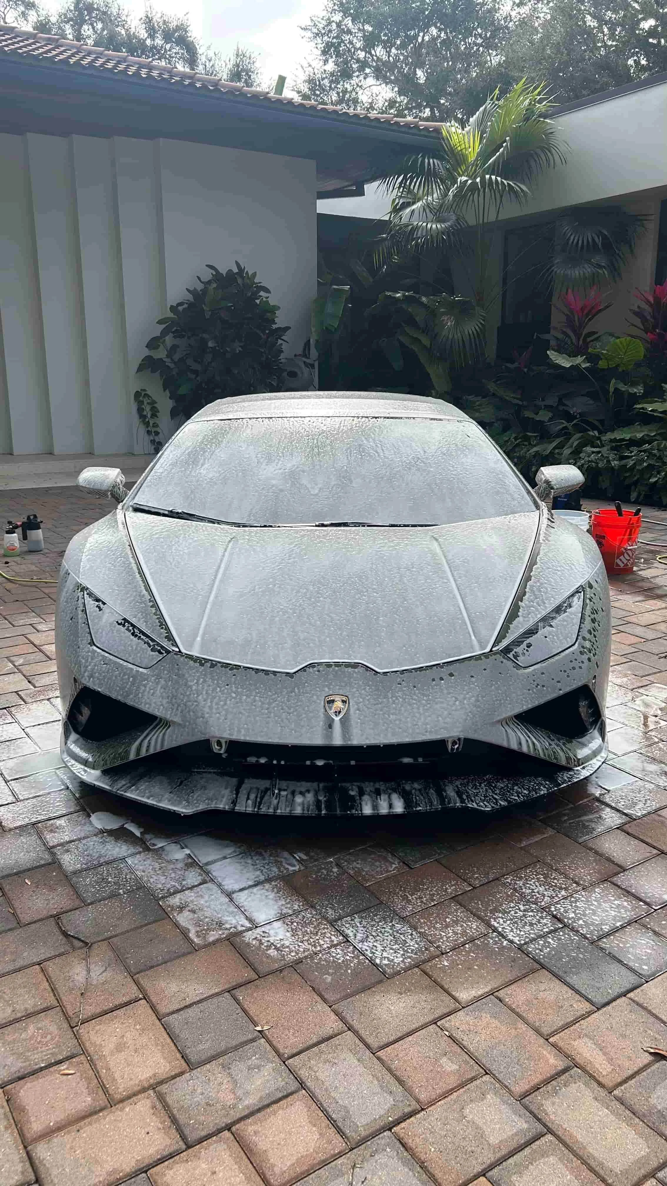 Professional mobile detailing service in Miami