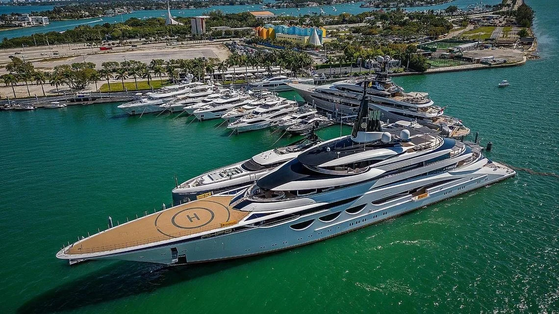 Superyacht detailing Miami 80 foot vessel dockside