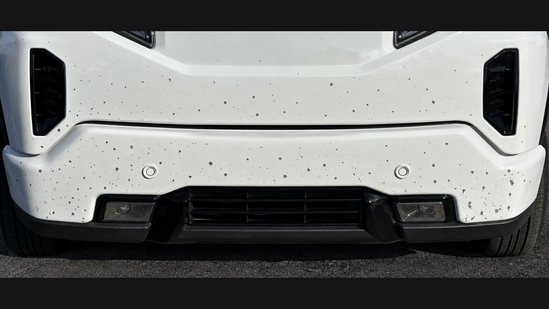 Vehicle without paint protection film