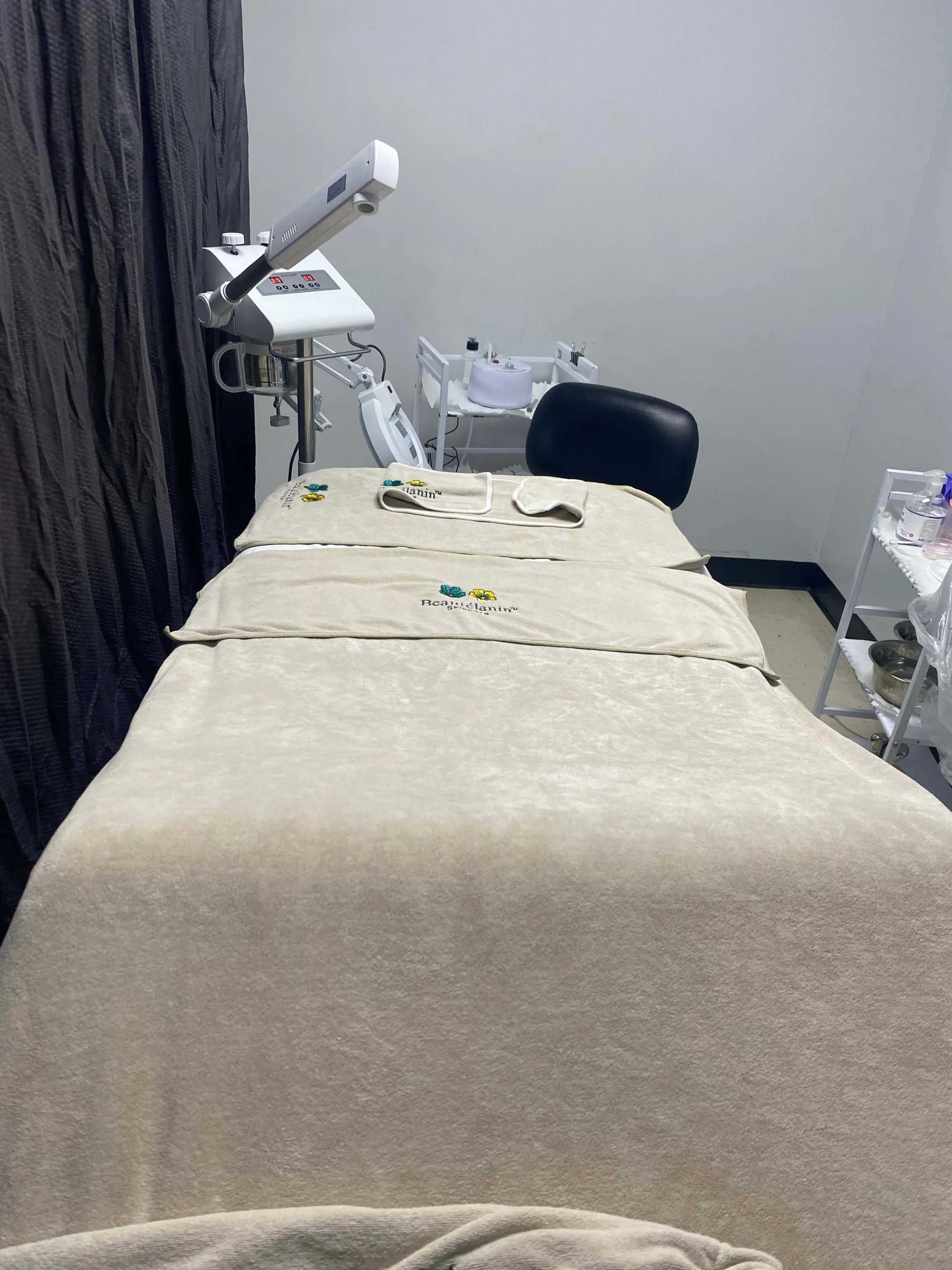 Beautélanin® treatment table — client comfort environment