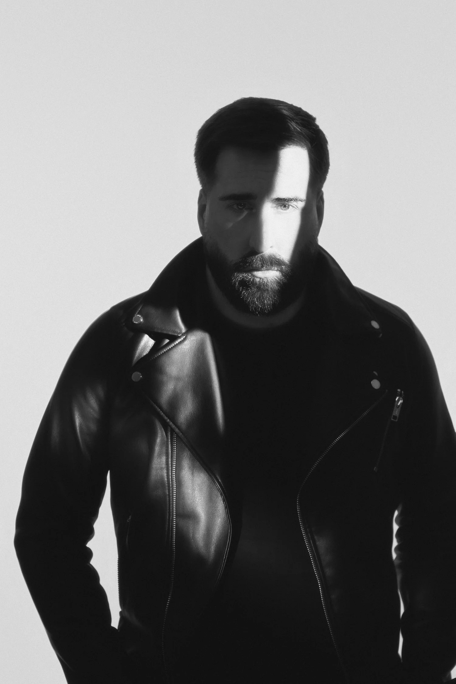 Press portrait of Jamie Irrepressible, photographed by Eivind Hansen