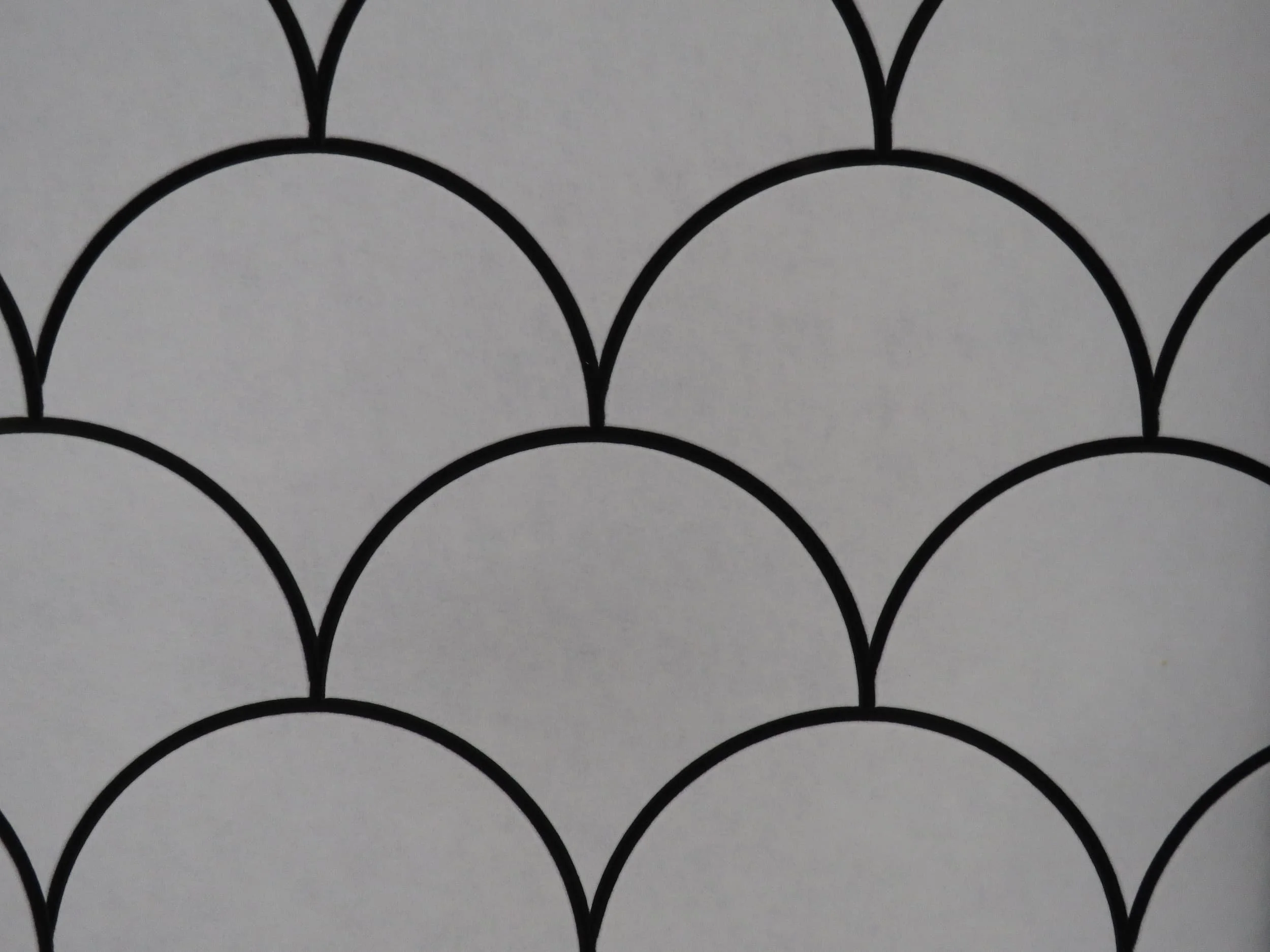 rno bela nijansa krivudavog aku panela. 