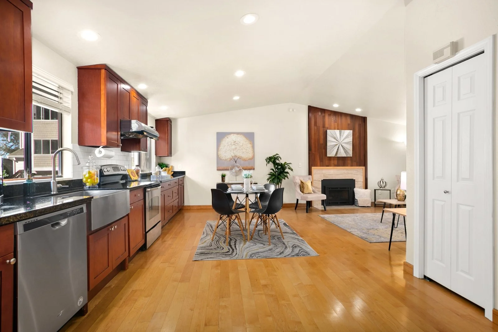 Kitchen open-plan view