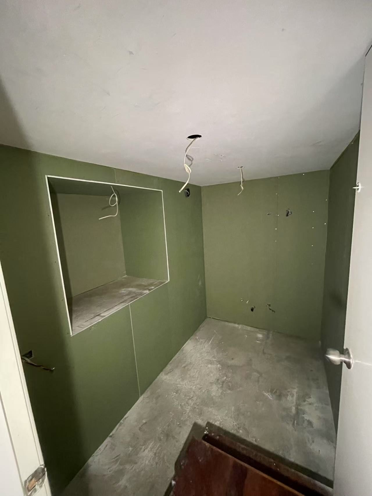 The display recess framed and lined square in the St Heliers laundry before tiling and fit-off