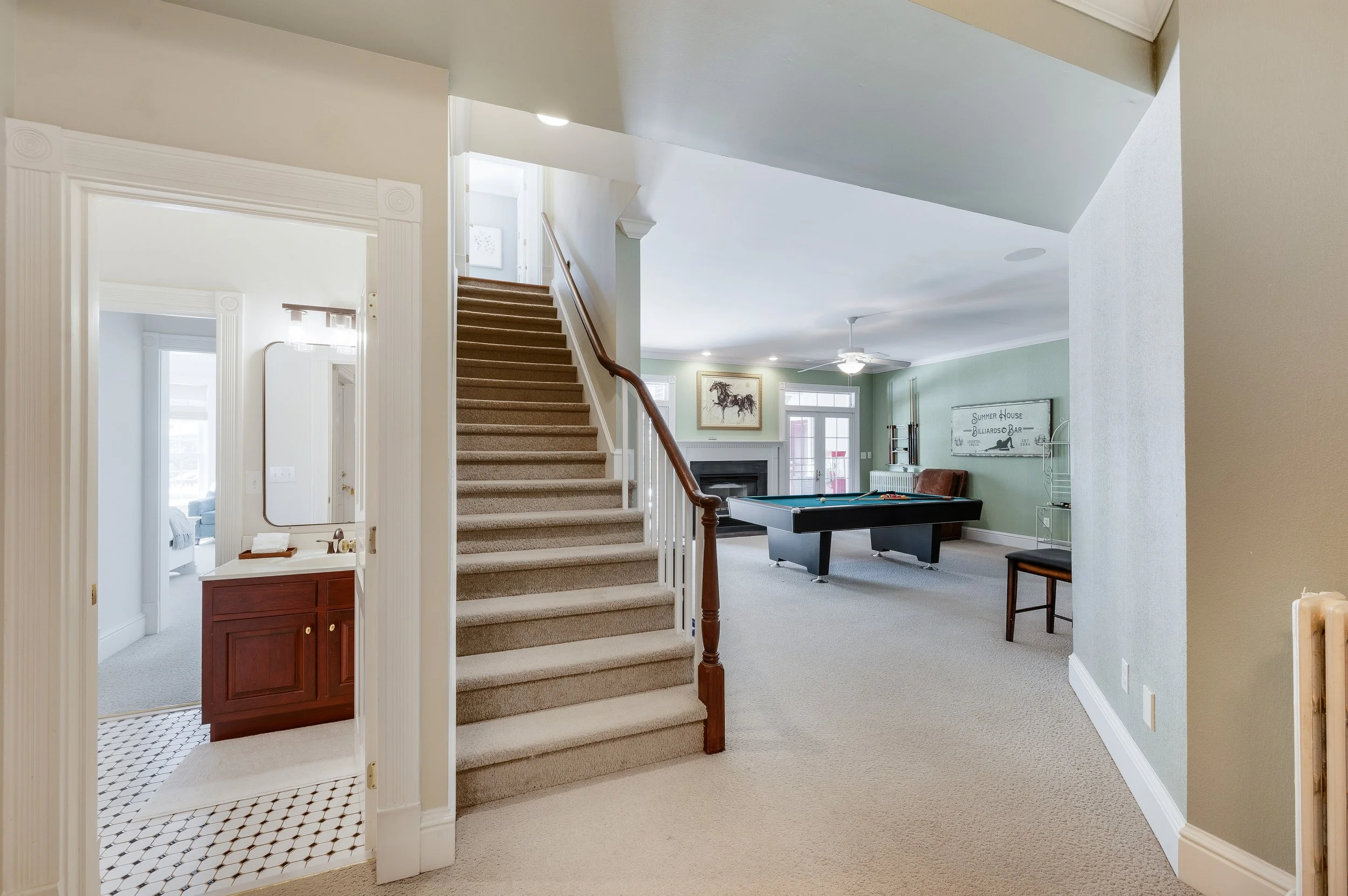 Garden Lounge Suite staircase