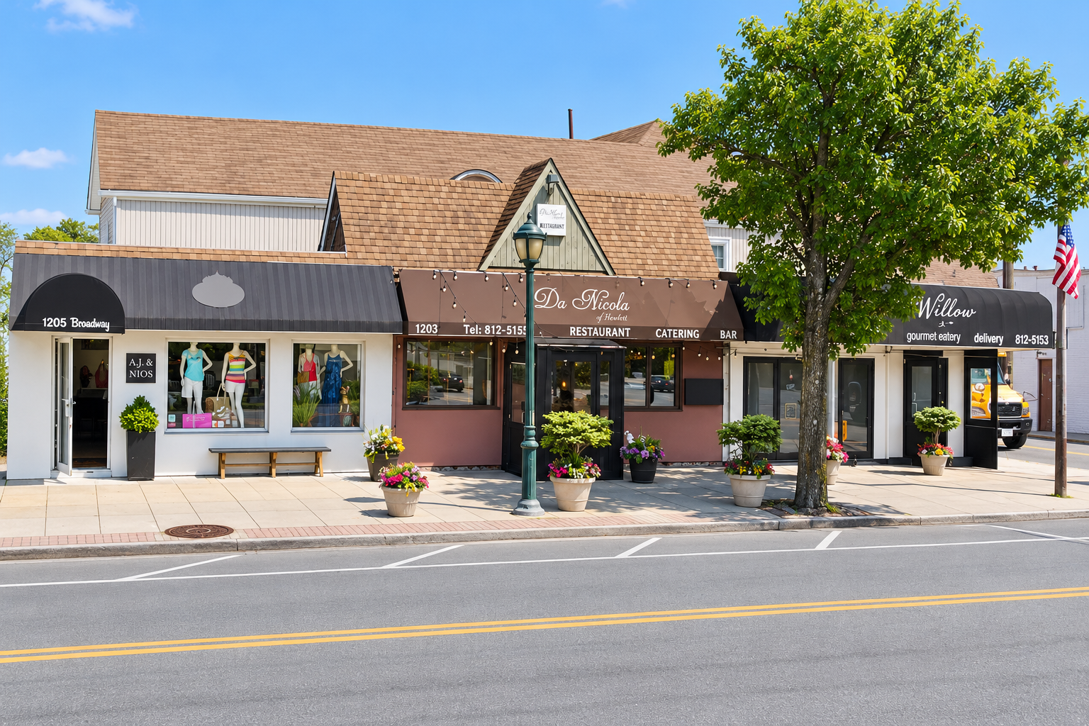 Broadway Retail Strip Center at 1201–1205 Broadway, Hewlett