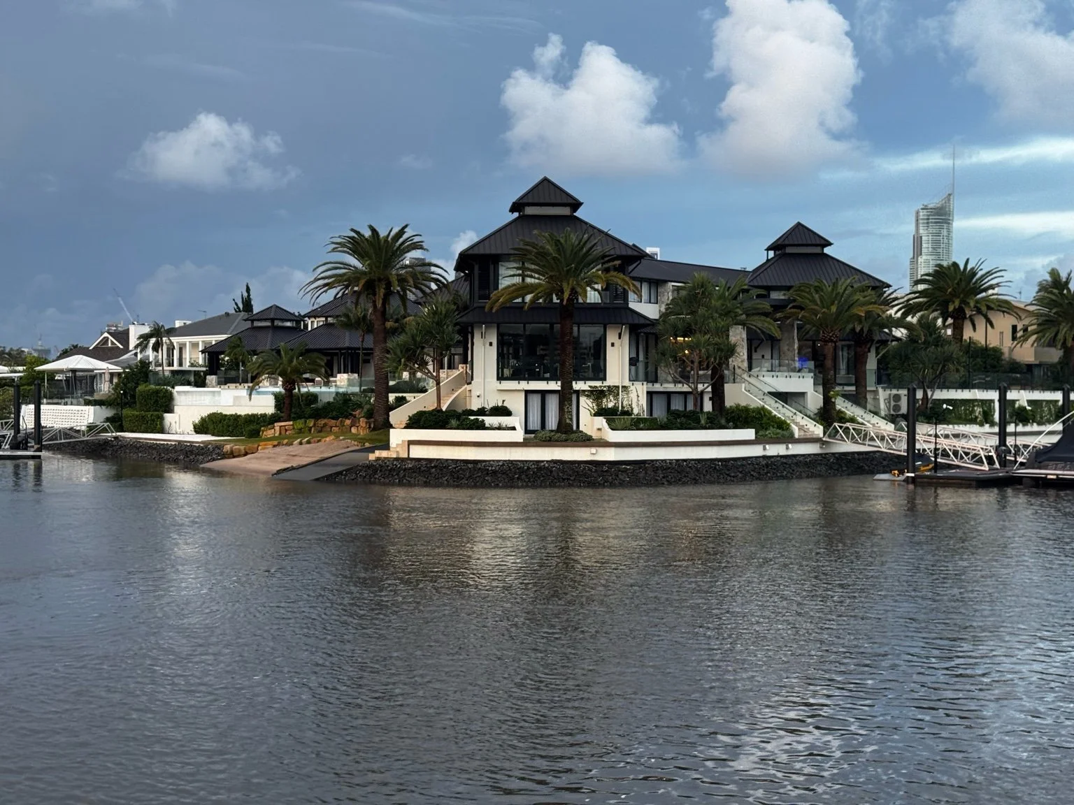 Luxury waterfront homes on Isle of Capri Gold Coast