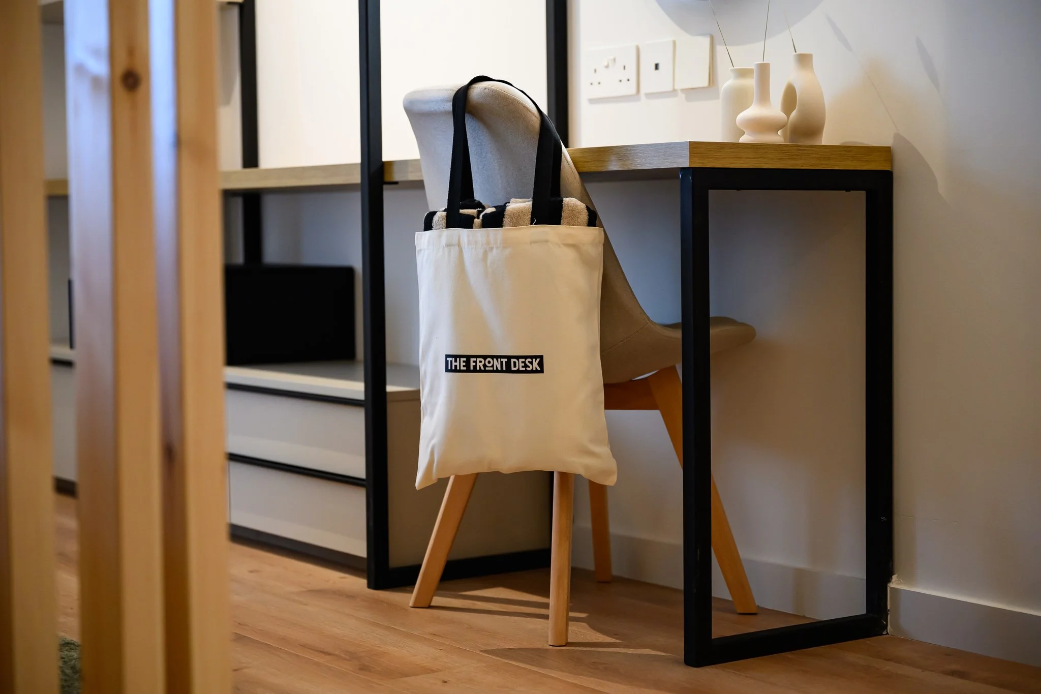 Nisia Corner Suite — Desk for working or planning the day