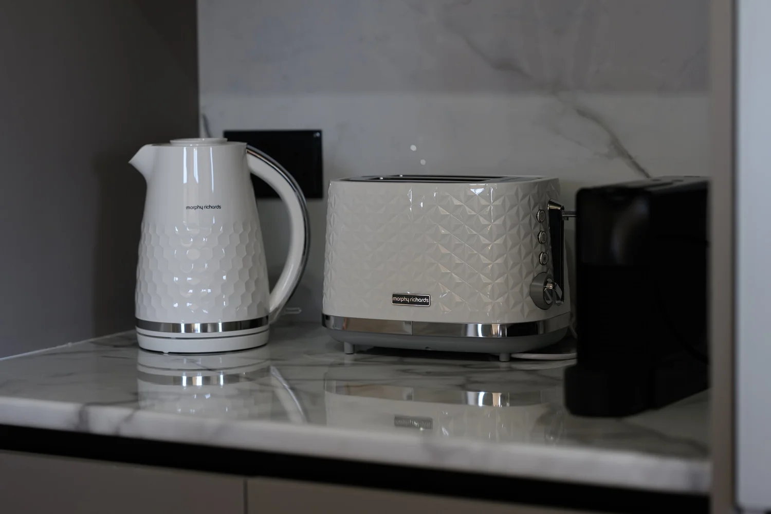 Calian Court — Espresso machine, kettle and toaster