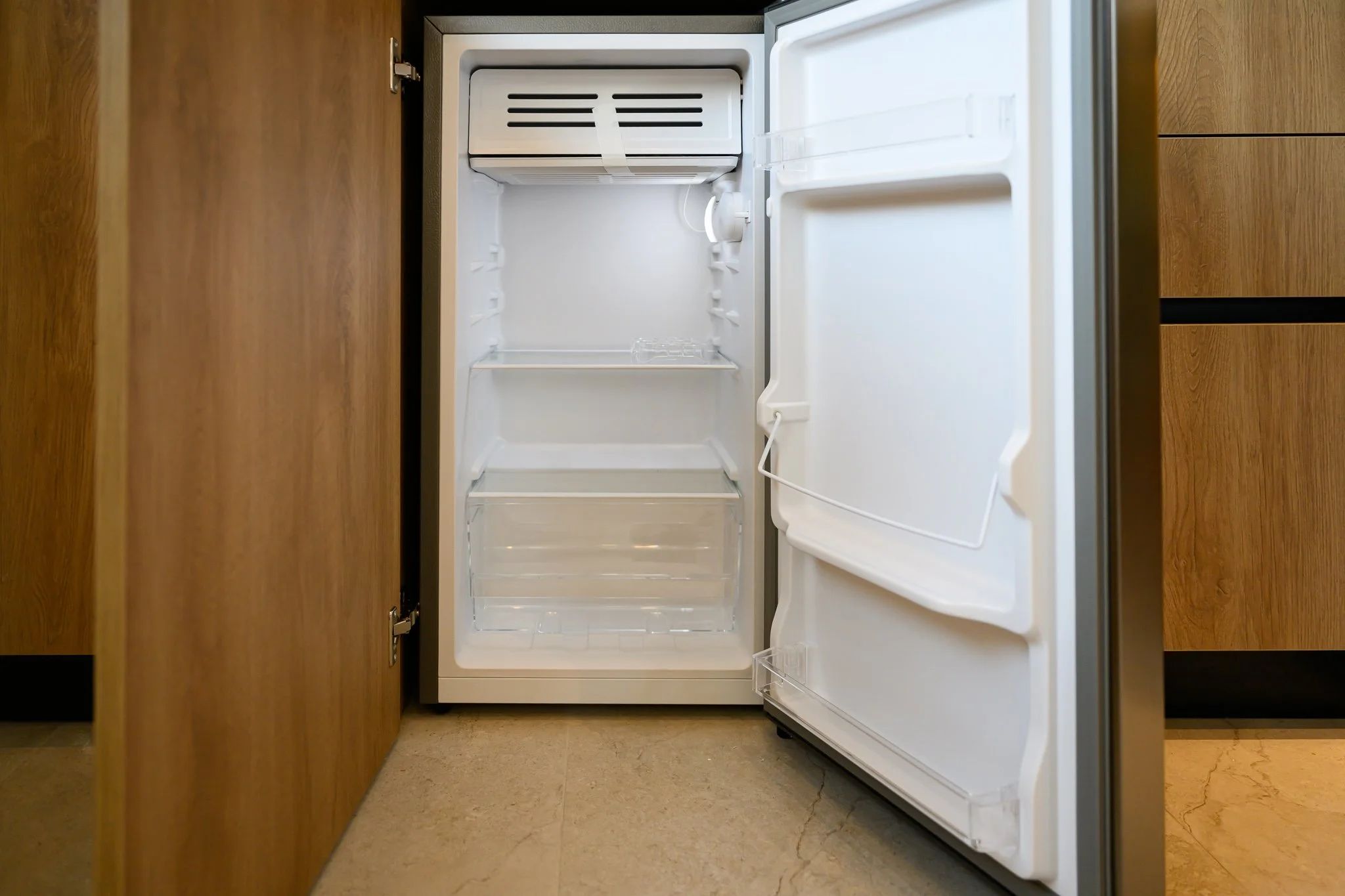 Nisia Junior Suite amenity — Fridge