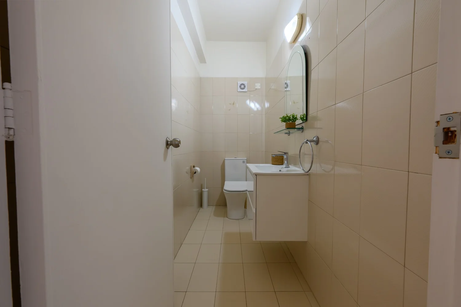 Calian Court — Vanity and mirror