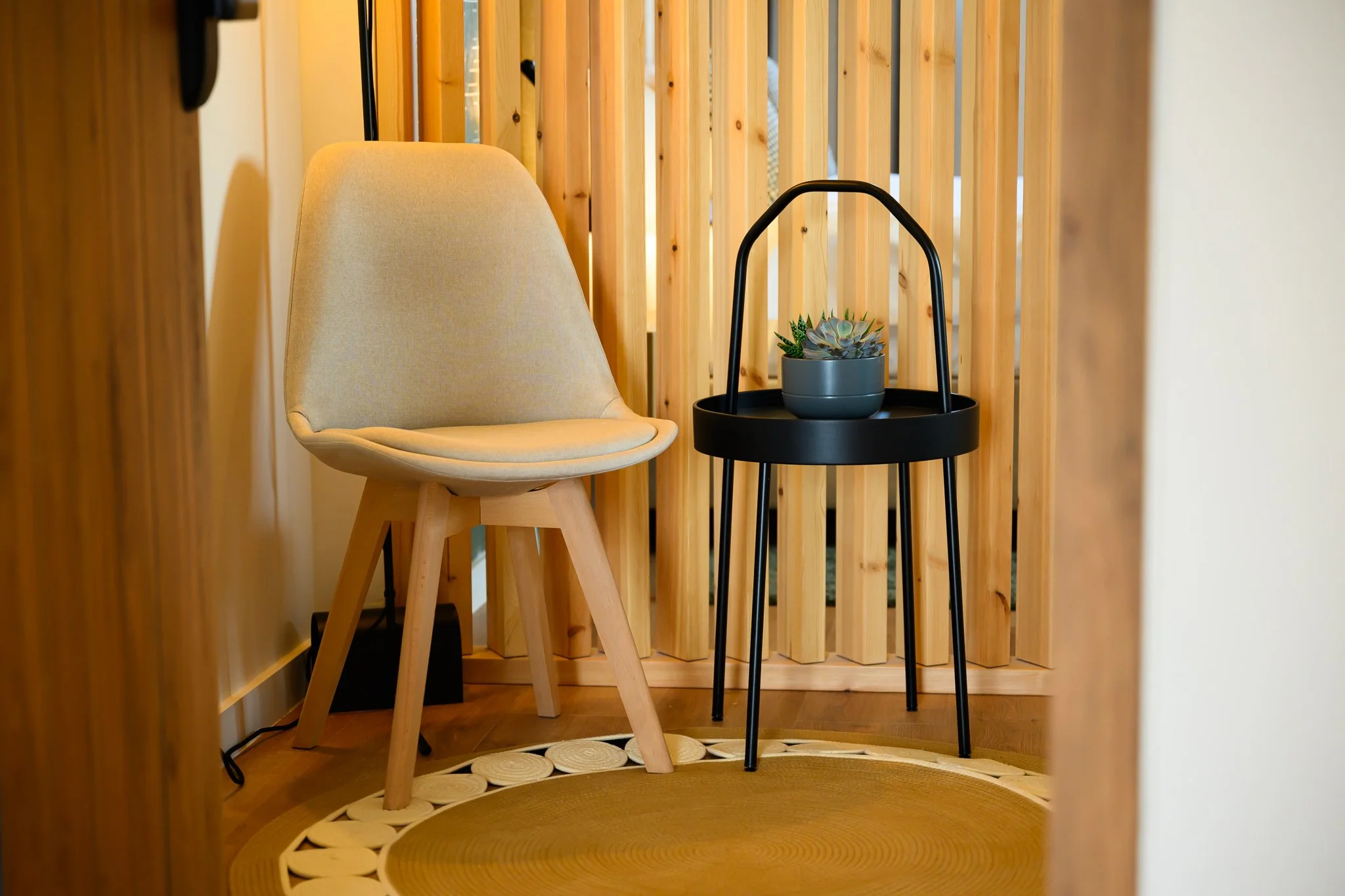 Nisia Corner Suite — Reading corner