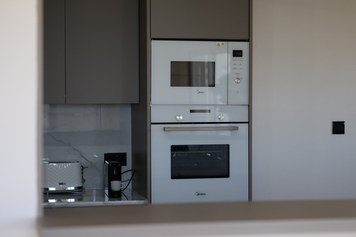 Calian Court — Built-in appliances