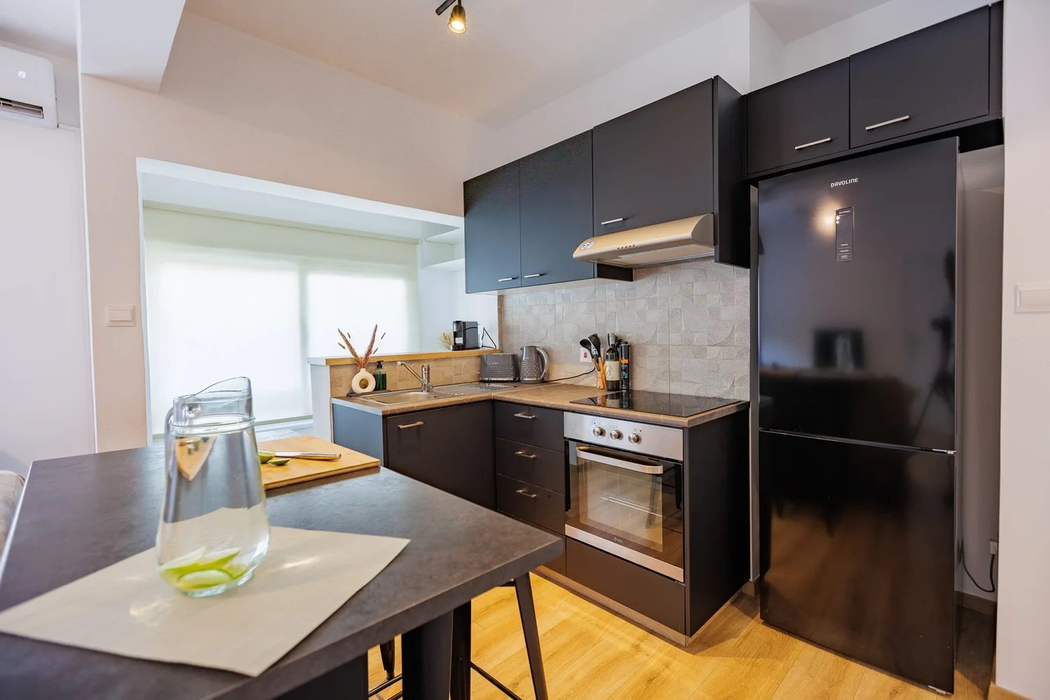 Antoinette Court — Oven, hob and fridge-freezer