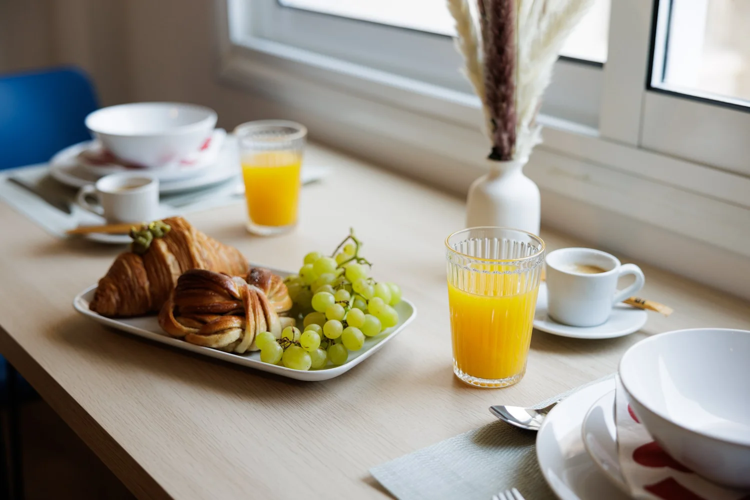 Antoinette Court — Breakfast is served