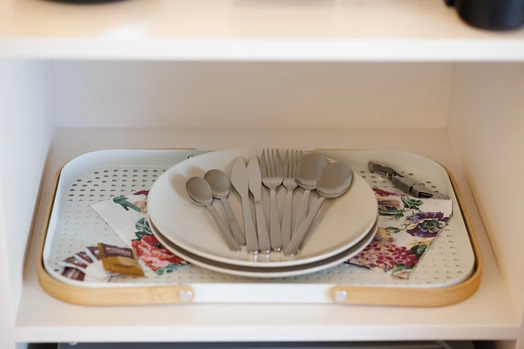The Palm Suites — Crockery & cutlery