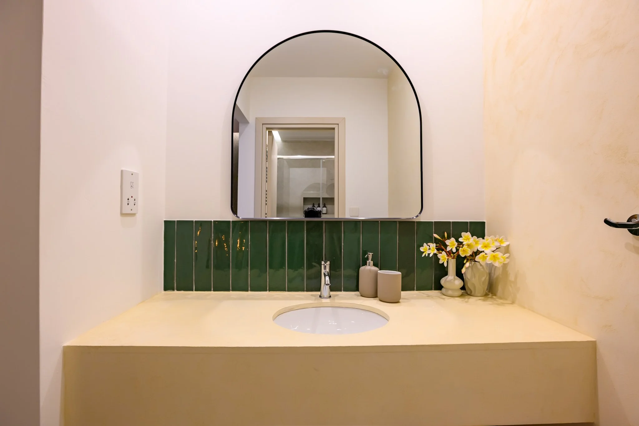 Nisia Classic Suite — Bathroom
