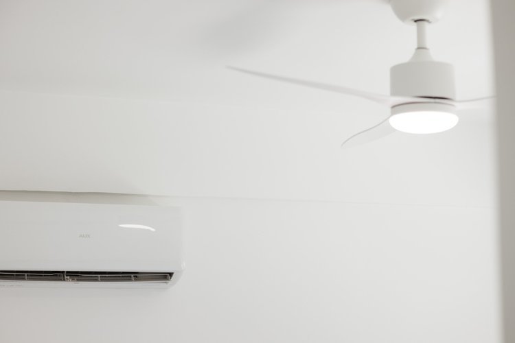 Antoinette Court amenity — Air conditioning and ceiling fan