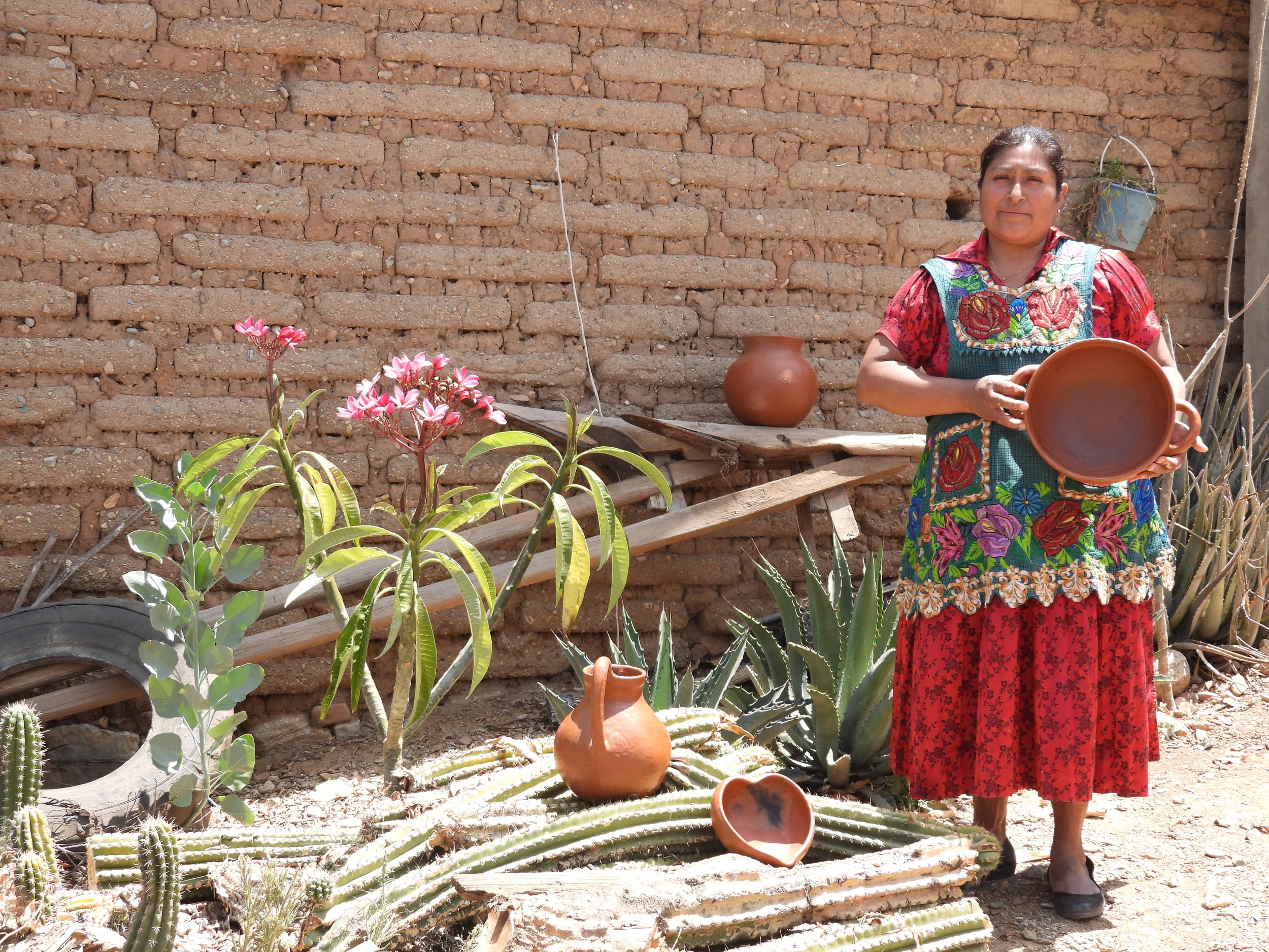 Red clay pottery pieces in San Marcos Tlapazola