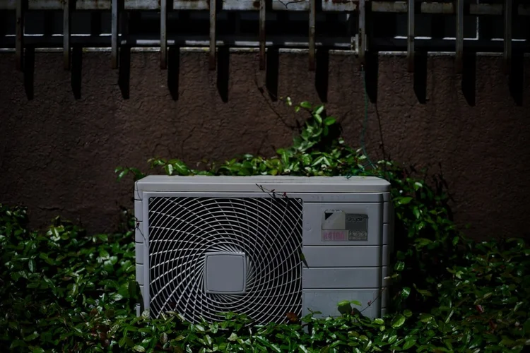 Heat pump outdoor unit on a dedicated 240 volt circuit