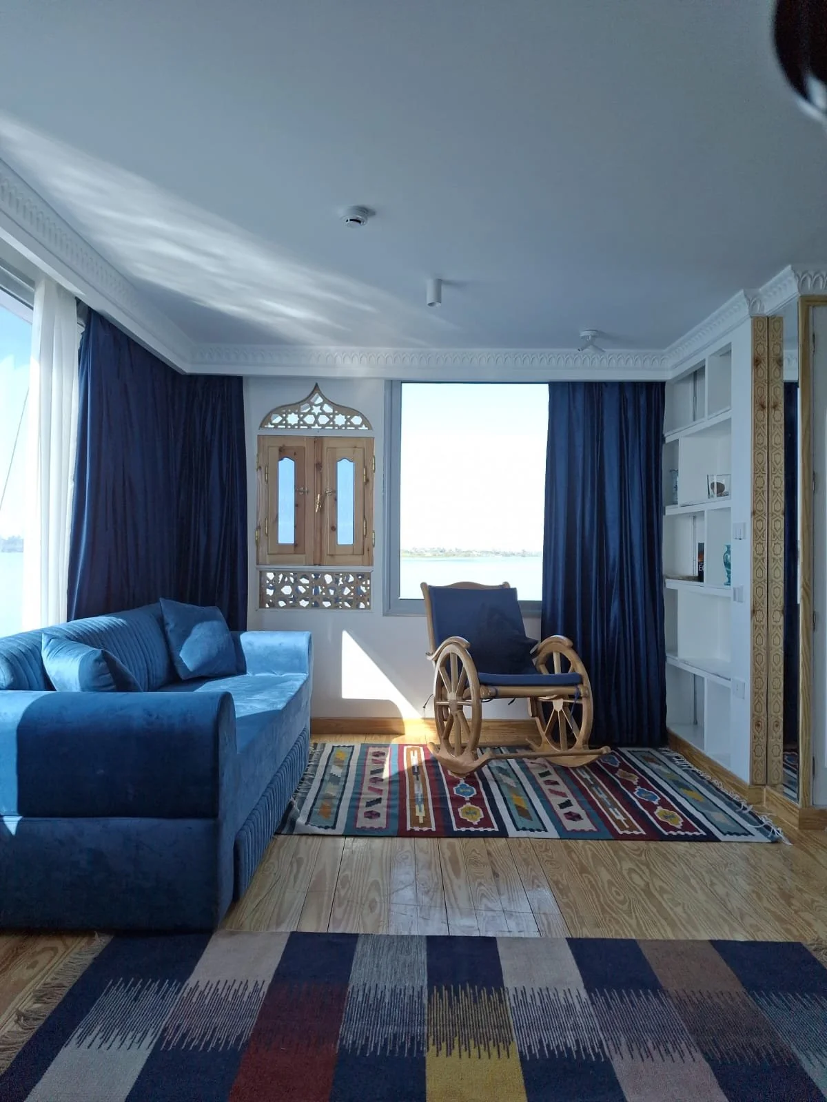 Lounge area in a double cabin