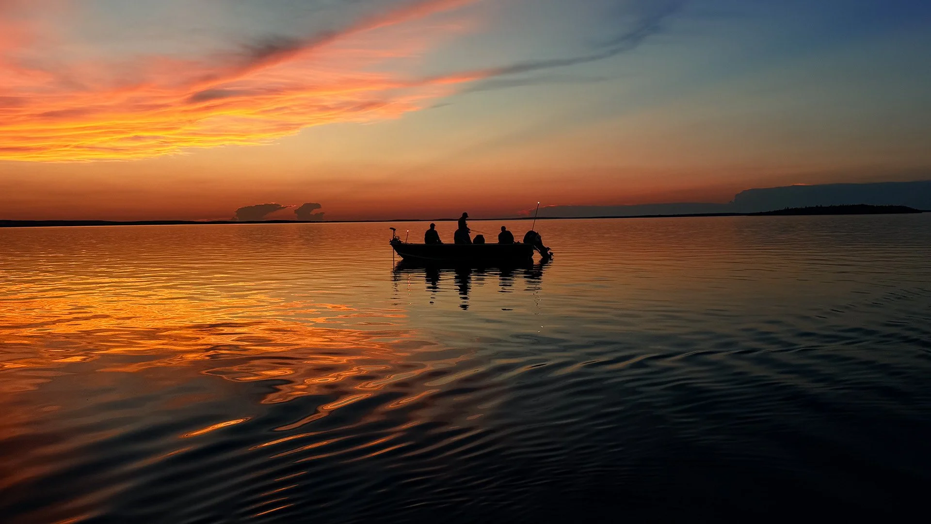 A memorable fishing sunset during a Cat Island Lodge trip