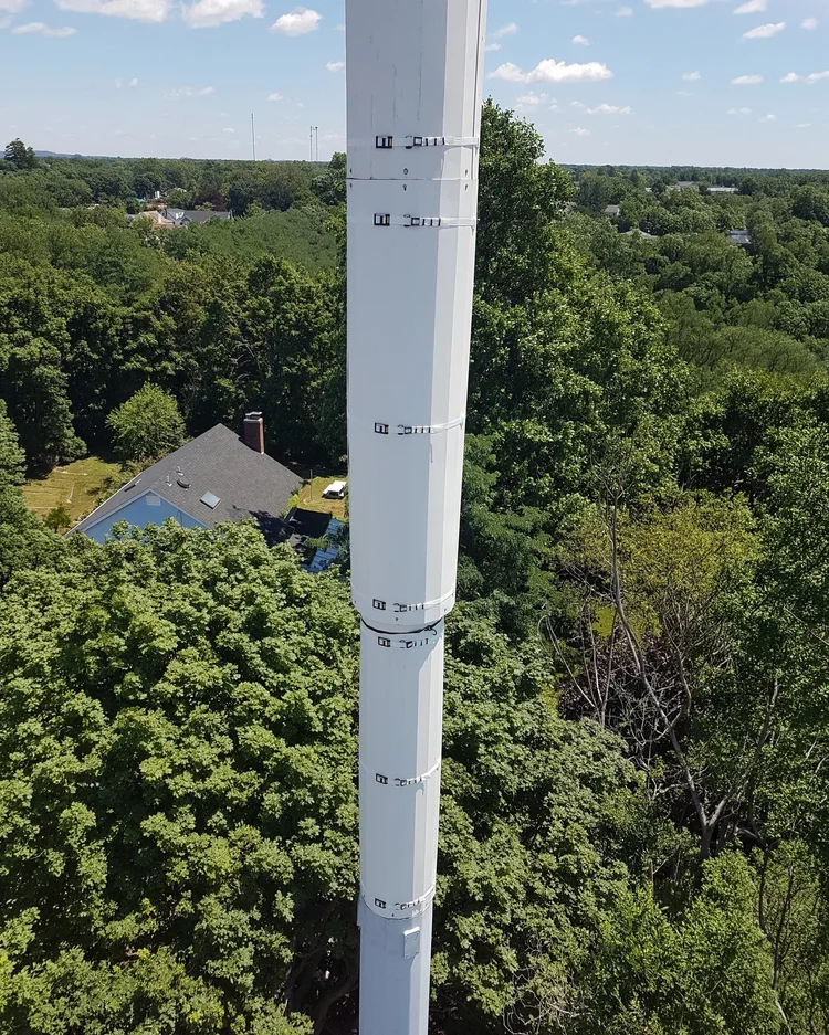 WindBands holding every shroud on a white stealth monopole
