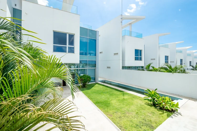 Condomínio V Gardens — exterior com jardim