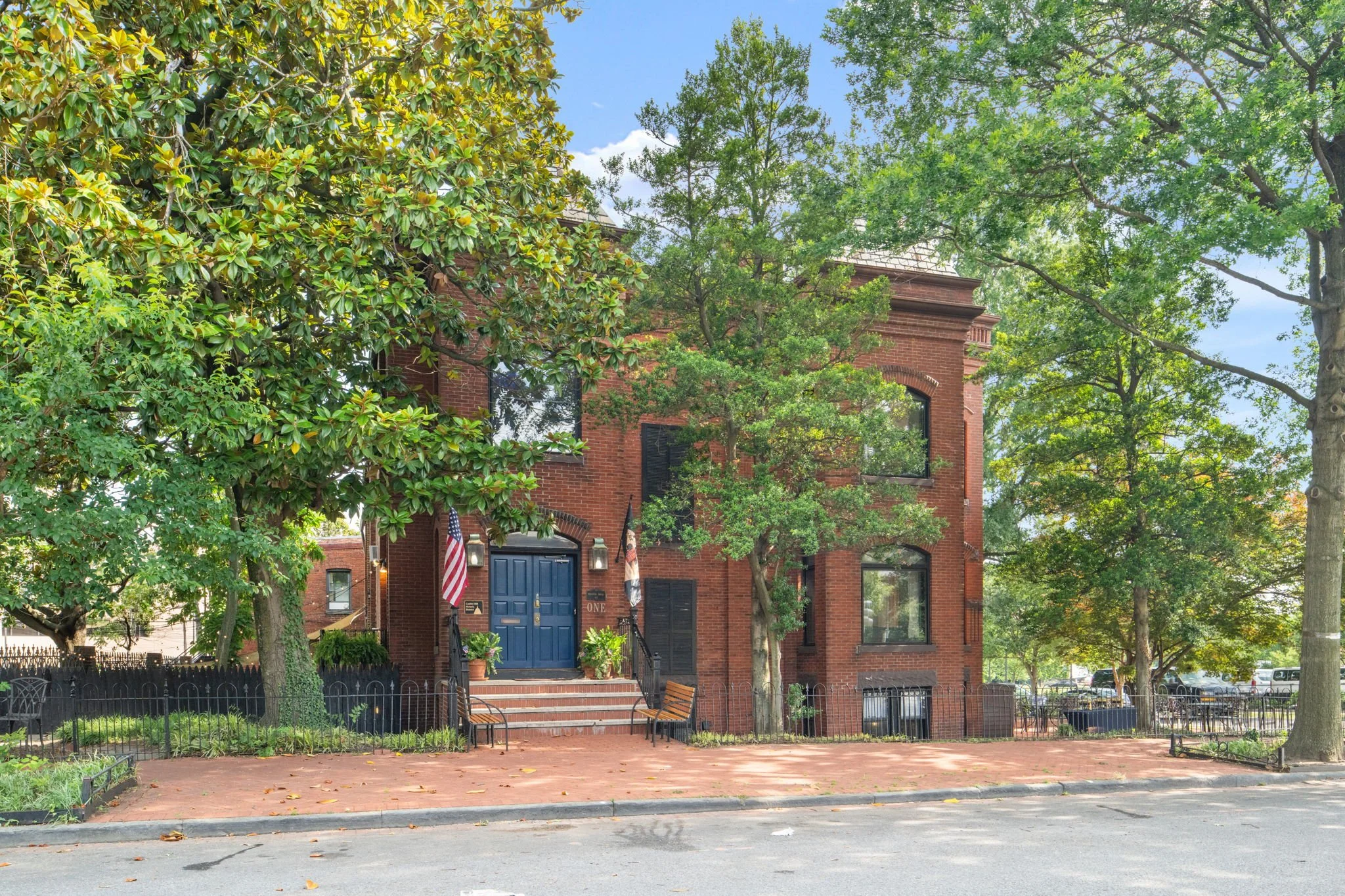 Frontier House DC